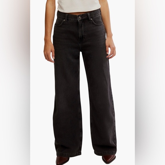 We the free Stride Straight ‘n Wide Jeans NWOT miles to go - Picture 2 of 3